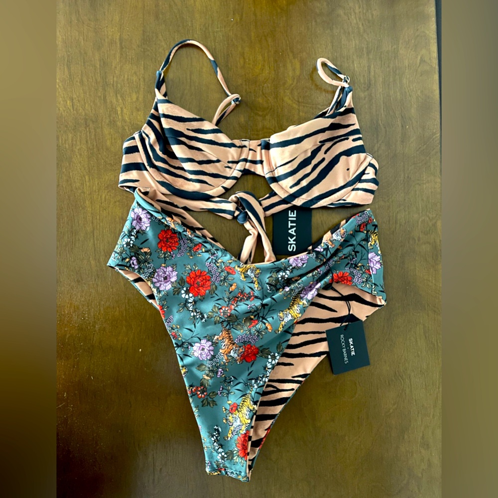 NWT Skatie Malibu set in Kate top and Melly bottom, size medium
